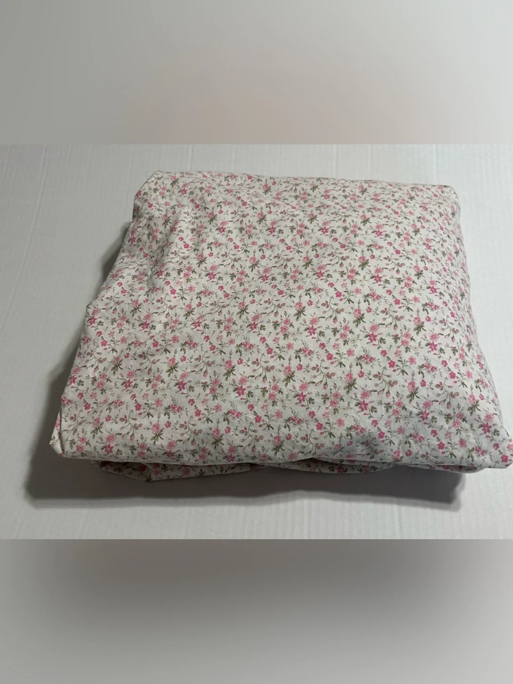 Laura Ashley Classic Floral Pattern Full Fitted Sheet Miniature Pink  Blossoms